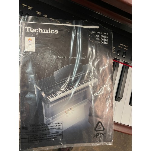 163 - TECHNICS DIGITAL PIANO SX664