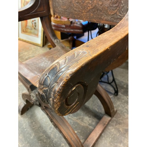 190 - REPRODUCTION ITALIAN LEATHER EMBOSSED 17TH CENTUARY STYLE SAVONROLA CHAIR