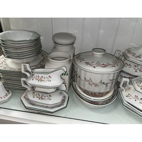 412 - TWO SHELVES OF ETERNAL BEAU PATTERN DINNER SERVICE, TUREENS, CONDIMENTS, TABLE GLASSWARE AND MORE