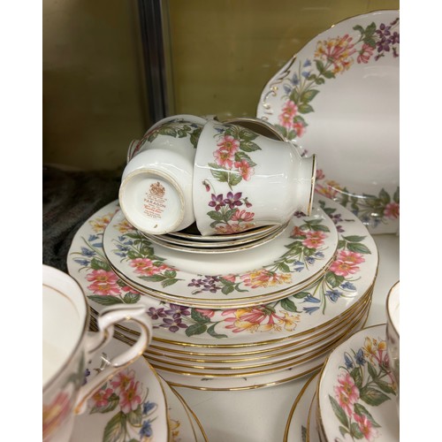 422 - PARAGON COUNTRY LANE PATTERN TABLE SERVICE