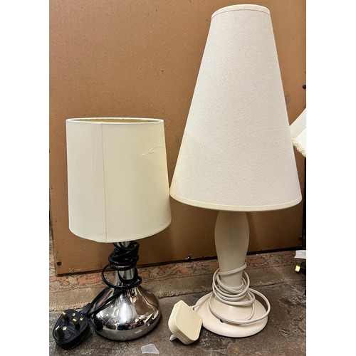 395 - SELECTION OF VARIOUS DESK AND TABLE LAMPS