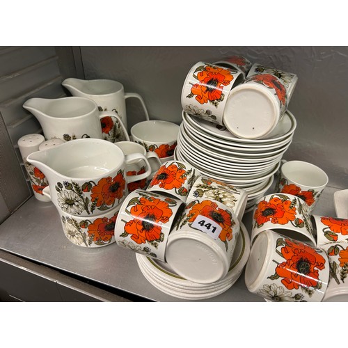 441 - SHELF OF MEAKIN STUDIO POPPY PATTERN TABLE WARES