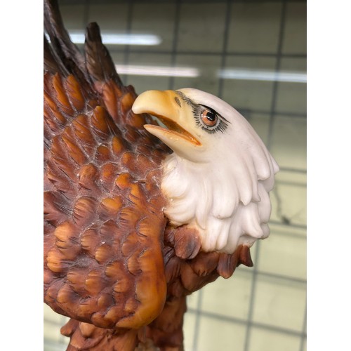 435 - PARK LANE COLLECTION RESIN EAGLE AND NEST FIGURE