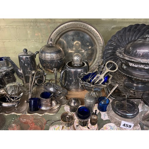 459 - SHELF OF EPNS AND METALWARES INCLUDING FOUR PIECE HOTEL PLATE SERVICE, EGG CODDLER, HORS DOUVRES DIS... 