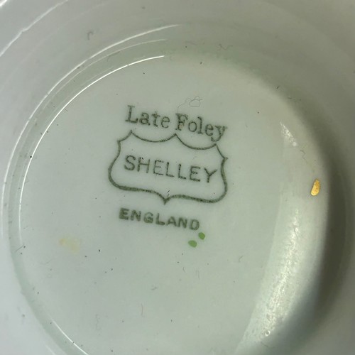 463 - SHELLEY LATE FOLLY PATTERN TEAWARES AND ASSOCIATED SIMILAR CUPS