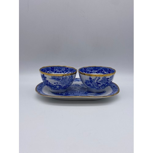 529 - SELECTION OF EARLY 19TH CENTURY BLUE AND WHITE MILES MASON TEA BOWLS AND TRAY