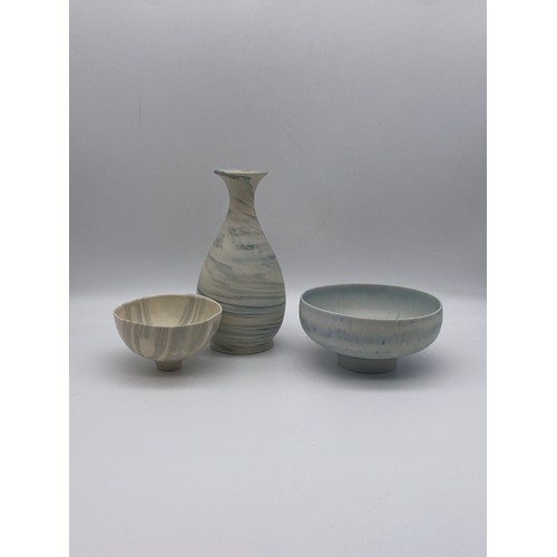 628 - MARY RICH BLUE SPECKLED BOWL, STUDIO POTTERY BOTTLE VASE AND A STRIPED PEDESTAL BOWL