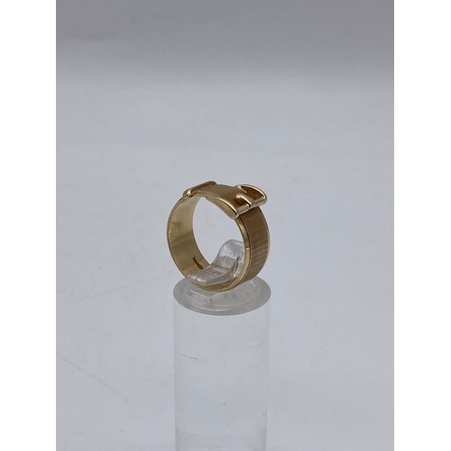 682 - 9CT GOLD BUCKLE RING SIZE P 5.1G APPROX