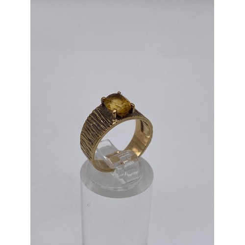 687 - 9CT GOLD CITRINE BARK EFFECT RING SIZE K 3.6G APPROX