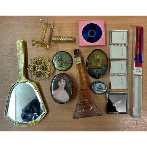 677 - BOX - STRATTON POWDER AND LIPSTICK COMPENDIUM, MIRROR, DECORATIVE OVAL BOXES, AND EIFFEL TOWER COLOG... 