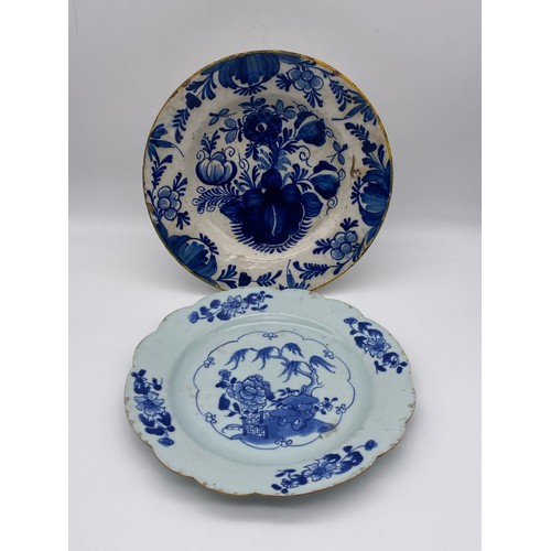 620 - 18TH CENTURY DELFT SHALLOW BOWL AND  A CHINESE DESIGN PLATE