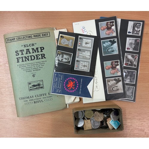 665 - SMALL STAMP ALBUM, STAMP PRESENTATION PACK AND SMALL TUB OF MIXED COINS