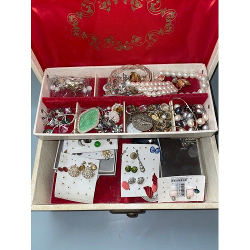 649 - CANTILEVER JEWELLERY BOX OF COSTUME, CARDS OF STUD EARRINGS, RELIGIOUS PENDANTS, BANGLES AND MORE