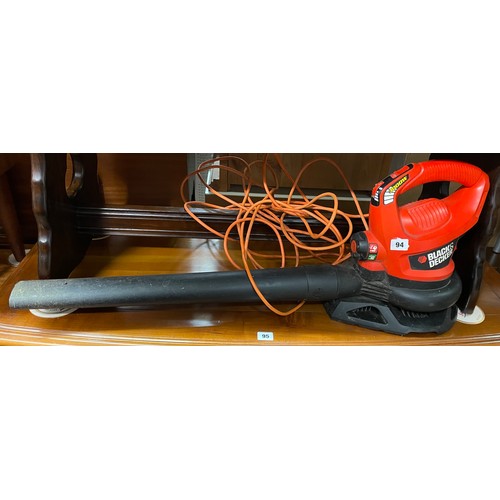 67 - BLACK AND DECKER LEAF BLOWER VAC