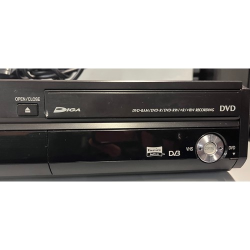 277 - PANASONIC VHS DVD - RW DVD RECORDER