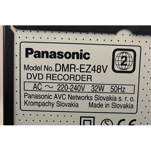 277 - PANASONIC VHS DVD - RW DVD RECORDER