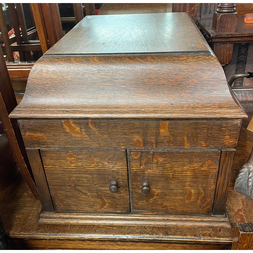 160 - OAK CASED HMV TABLE TOP GRAMOPHONE