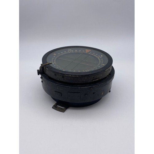 611 - MILITARY TYPE #47566 SHIPS COMPASS