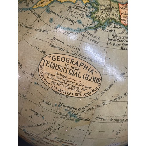 443 - VINTAGE GEOGRAPHIA 10