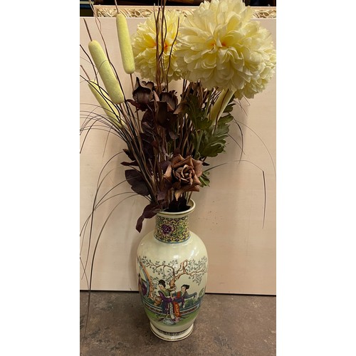 444 - ORIENTAL DESIGN BALUSTER VASE OF DRIED AND ARTIFICIAL FLOWERS