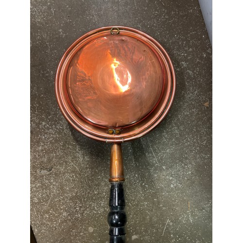 41 - 19TH CENTURY COPPER WARMING PAN WITH TURNED WOODEN HANDLE