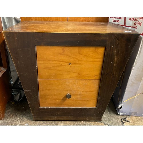 21 - DARK WOOD TRAPEZOID STORAGE CHEST