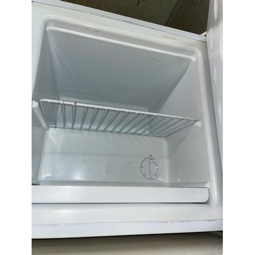 71 - TABLE TOP FREEZER