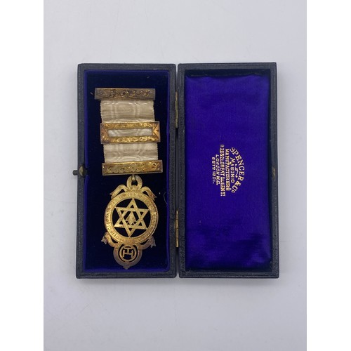 551 - CASED SILVER GILT MASONIC MEDALLION