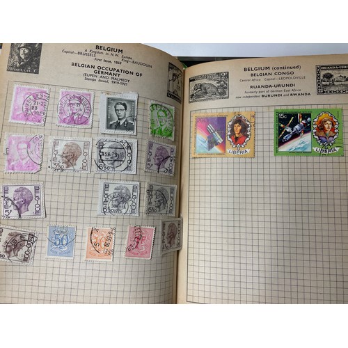 552 - IMPROVED POSTAGE STAMP ALBUM OF WORLD STAMPS