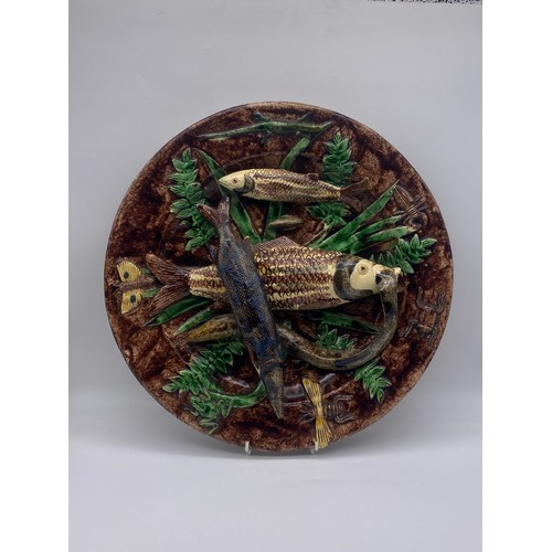 563 - PORTUGUESE PALISSY STYLE FISH AND EEL DECORATED CHARGER