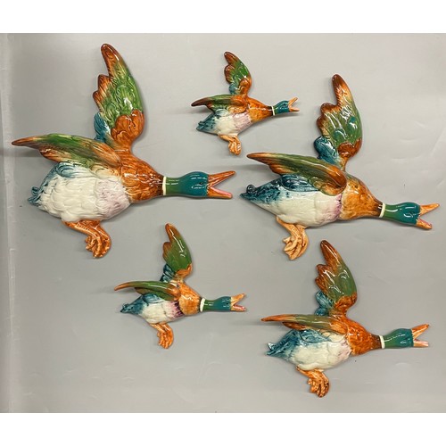 558 - SET OF 5 GRADUATED BESWICK FLYING WALL GEESE