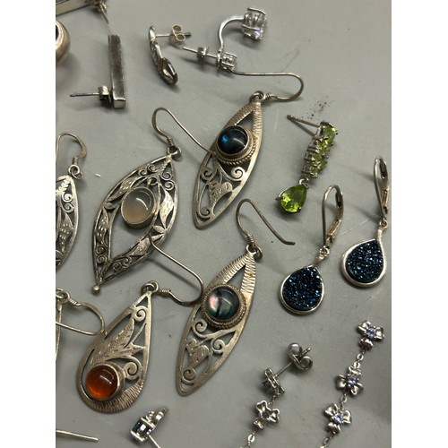 547 - SILVER AND WHITE METAL EARRINGS SOME SET WITH SEMI PRECIOUS STONES AND AGATES AND PAIR OF MACKINTOSH... 