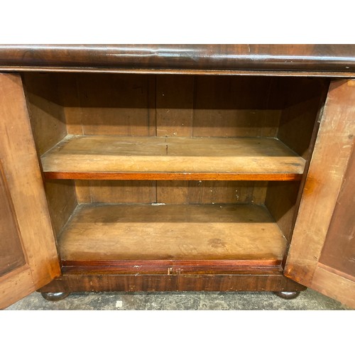 158 - VICTORIAN MAHOGANY CHIFFONIER BASE WITH THREE QUARTER GALLERY MOULDED CUSHION FRIEZE DRAWER