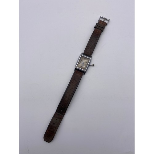 563 - CASED VINTAGE 1920S/30S WRISTWATCH ON LEATHER STRAP WINDER A/F