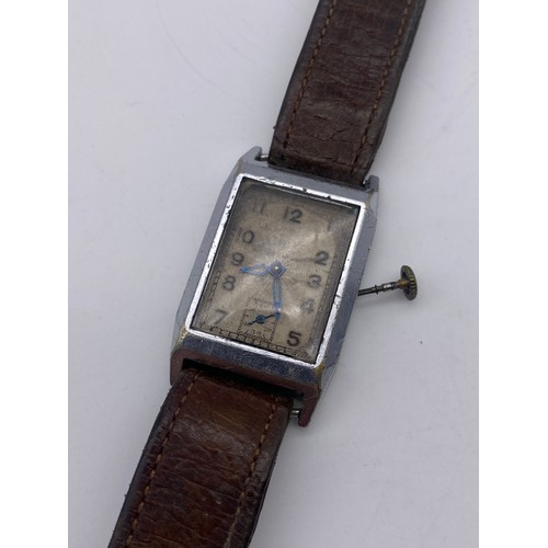 563 - CASED VINTAGE 1920S/30S WRISTWATCH ON LEATHER STRAP WINDER A/F