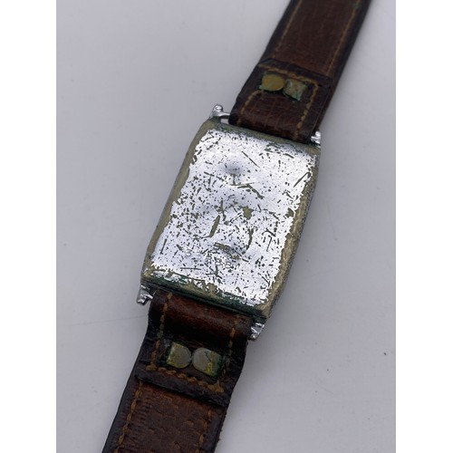 563 - CASED VINTAGE 1920S/30S WRISTWATCH ON LEATHER STRAP WINDER A/F