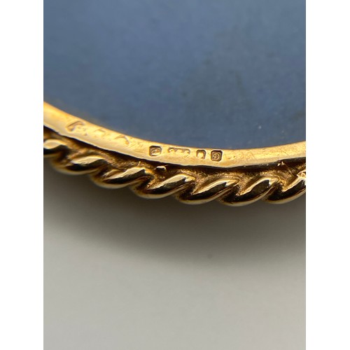 522 - 9CT GOLD MOUNTED WEDGWOOD THREE GRACES JASPERWARE BROOCH