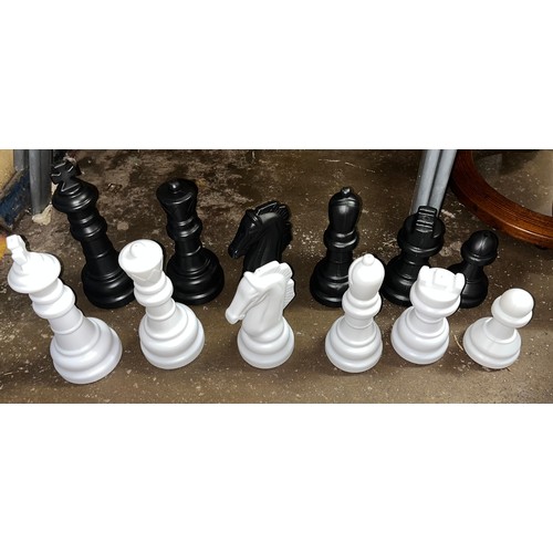 303 - GIANT CHESS SET SUITABLE FOR INDOOR OR OUTDOOR