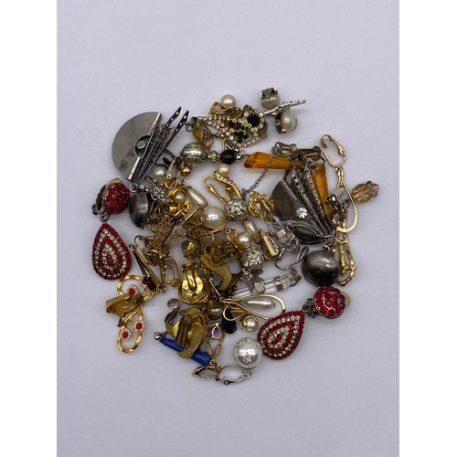 461 - ASSORTED ENAMEL DROPPER, DIAMANTE ENCRUSTED CLIP ON AND SCREW BACK EARRINGS
