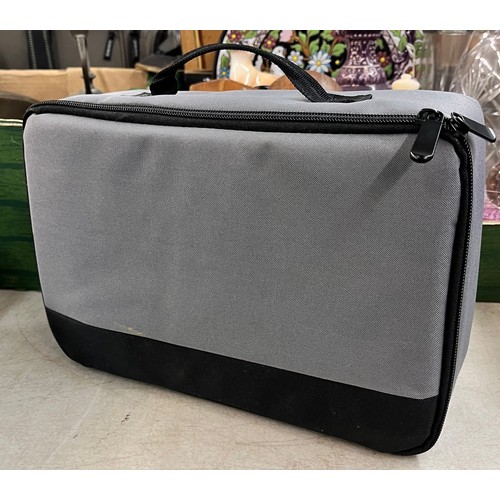 328 - APEMAN DIGITAL SLIDE PROJECTOR IN CARRY CASE