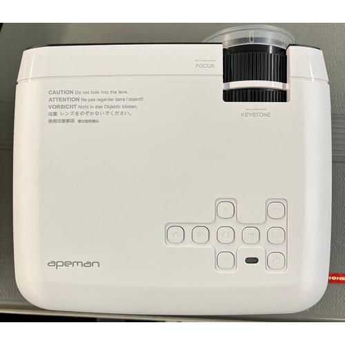 328 - APEMAN DIGITAL SLIDE PROJECTOR IN CARRY CASE