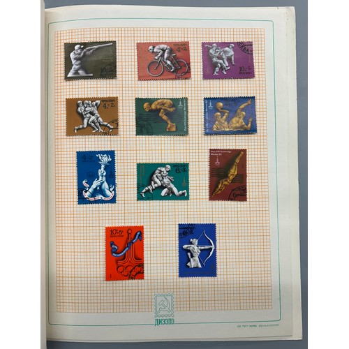 422 - FOLDER OF POSTAGE STAMP ALBUMS MAINLY CCCP