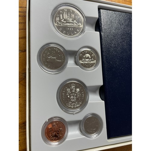 575 - BOXED ROYAL CANADIAN MINT SPECIMEN PROOF SET