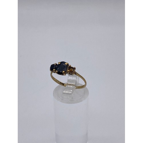 544 - 9CT GOLD SAPPHIRE RING (STONE MISSING) 1.4G