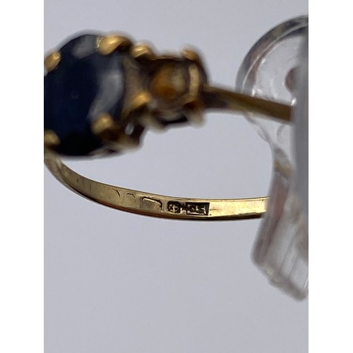 544 - 9CT GOLD SAPPHIRE RING (STONE MISSING) 1.4G