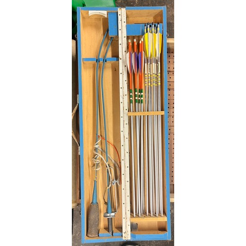 432 - MARKSMAN FOREST RANGER 63 7347 ARCHERY BOW AND ARROWS