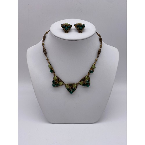 556 - METAL WORK FILIGREE BANGLE, BAR BROOCH, GREEN PASTE ENCRUSTED PENDANT NECK CHAIN AND CLIP ON EARRING... 