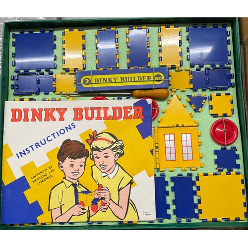 424 - DINKY BUILDER NUMBER II BY MECCANO