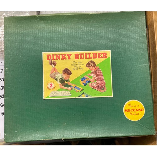 424 - DINKY BUILDER NUMBER II BY MECCANO
