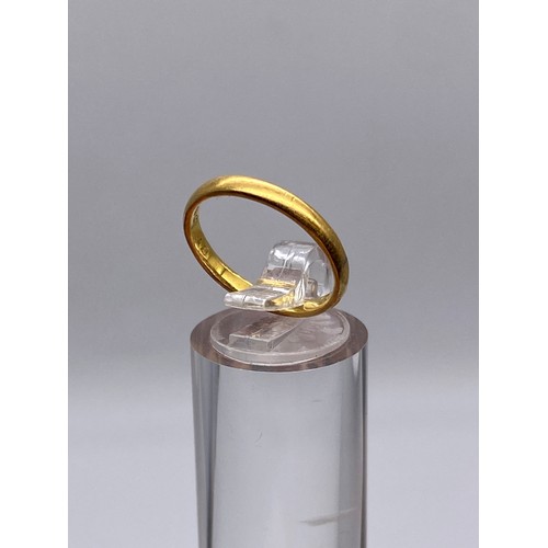 532 - 22CT GOLD WEDDING BAND 2.6G APPROX.
